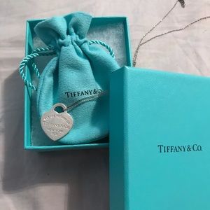 Return to Tiffany heart tag necklace